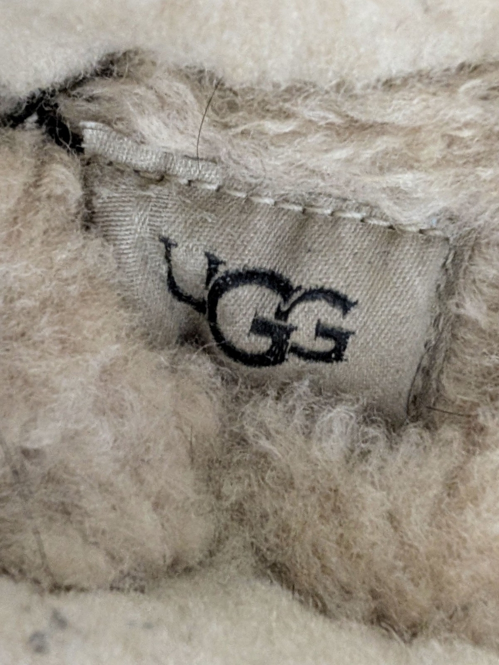 UGG Ansley Slippers, Black Leather Moccasin Style, Sherpa, Size 9 - Picture 7 of 9